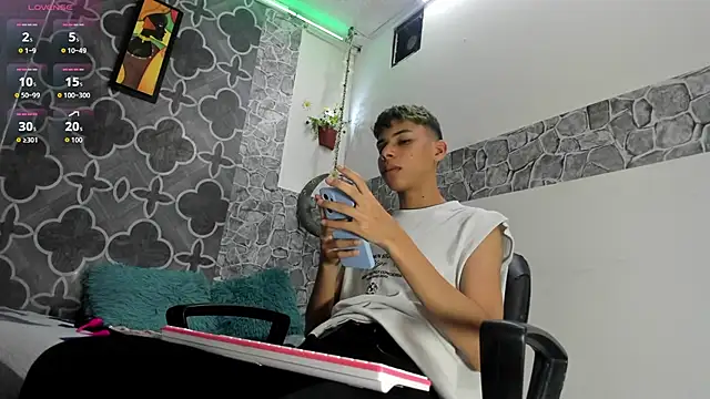 Snapshot of sexyboys_cutex18 chatting on 17, 1, 2026 sexyboys cutex18 online show from 17, 1, 2026