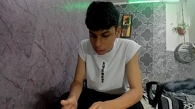 Snapshot of sexyboys_cutex18 chatting on 17, 2, 2026 sexyboys cutex18 online show from 17, 2, 2026