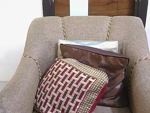 cute zaraa online show from 15, 12, 2025