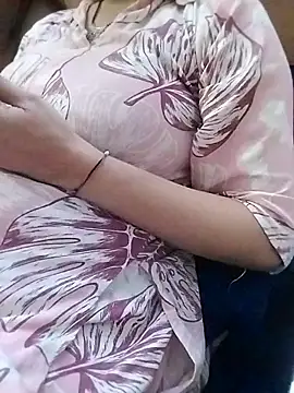 Snapshot of Priyanka_17 chatting on 30, 10, 2025 Priyanka 17 online show from 30, 10, 2025