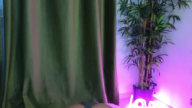 Snapshot of Ashley_luxx chatting on 17, 1, 2026 Ashley luxx online show from 17, 1, 2026