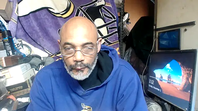 A CIGAR MAN online show from 2, 11, 2025