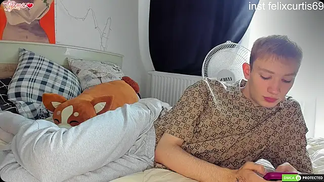 Snapshot of felixcurt69 chatting on 5, 8, 2026 felixcurt69 online show from 5, 8, 2026