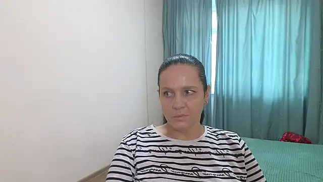 Snapshot of Velve_Dream chatting on 8, 10, 2025 Velve Dream online show from 8, 10, 2025