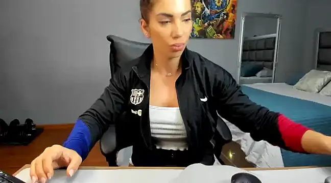 Alesyamuscledollxh online show from 18, 1, 2025