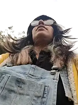 Abby 2-1 online show from 16, 12, 2025