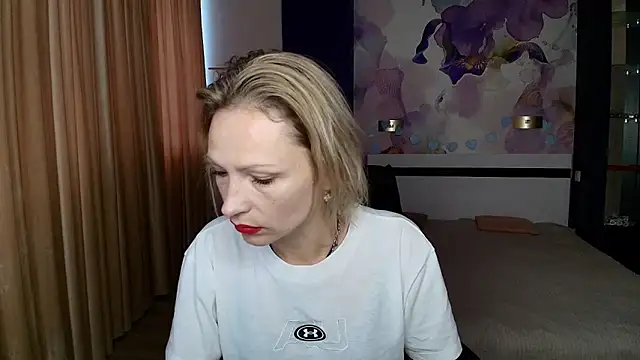 AlinaMoor online show from 18, 10, 2025