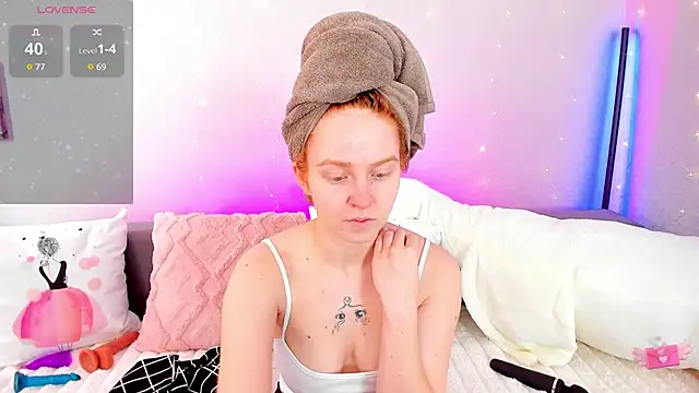 Snapshot of Evarey_ chatting on 8, 3, 2026 Evarey online show from 8, 3, 2026