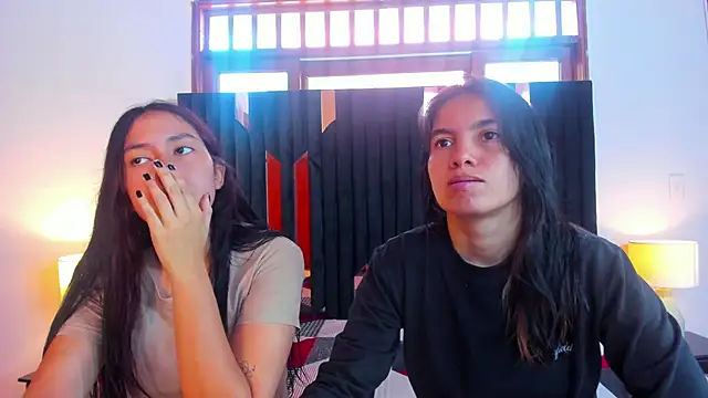 Sofy and Mia online show from 11, 10, 2025