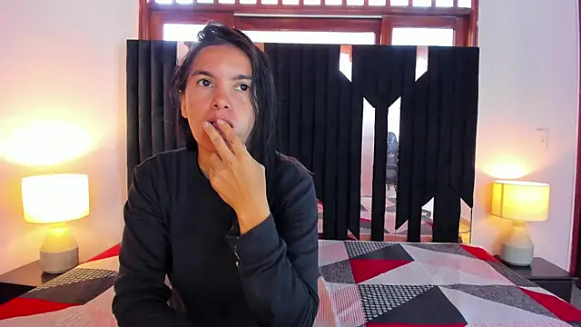 Sofy and Mia online show from 22, 10, 2025