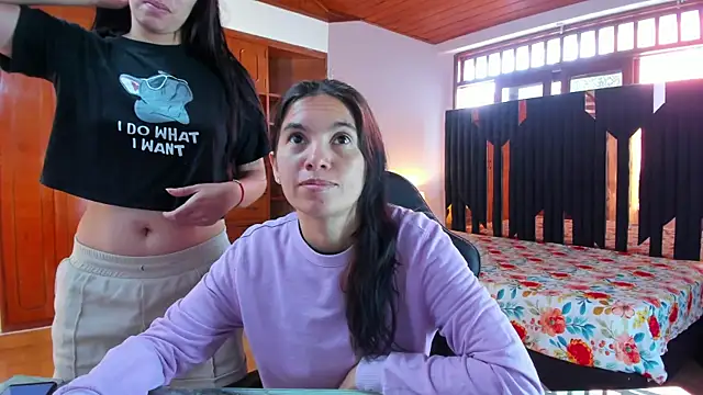 Sofy and Mia online show from 20, 12, 2025