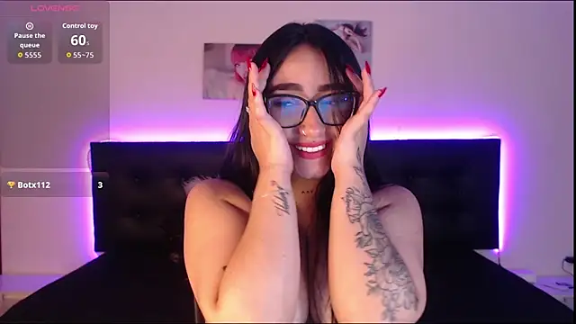 SeleneMore online show from 4, 4, 2026