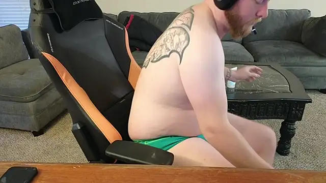 Snapshot of theballboy1 chatting on 16, 12, 2025 theballboy1 online show from 16, 12, 2025