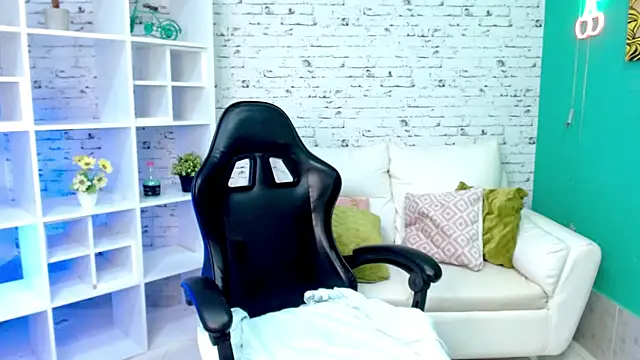 hannahjackson  online show from 6, 11, 2025