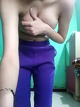 Snapshot of Hornyme18 chatting on 1, 12, 2025 Hornyme18 online show from 1, 12, 2025