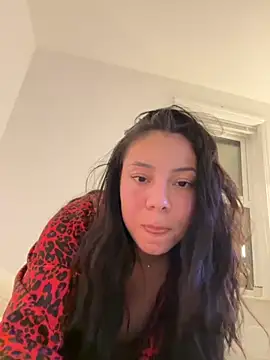 Snapshot of NeveMills chatting on 7, 10, 2025 NeveMills online show from 7, 10, 2025