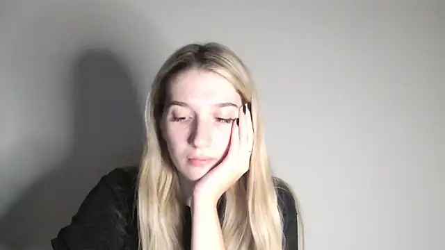 Lucyreeel  online show from 13, 10, 2025