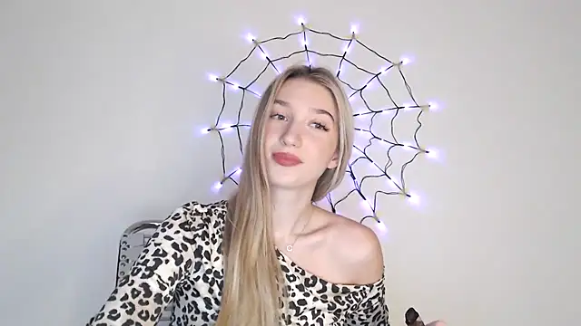 Lucyreeel  online show from 22, 10, 2025