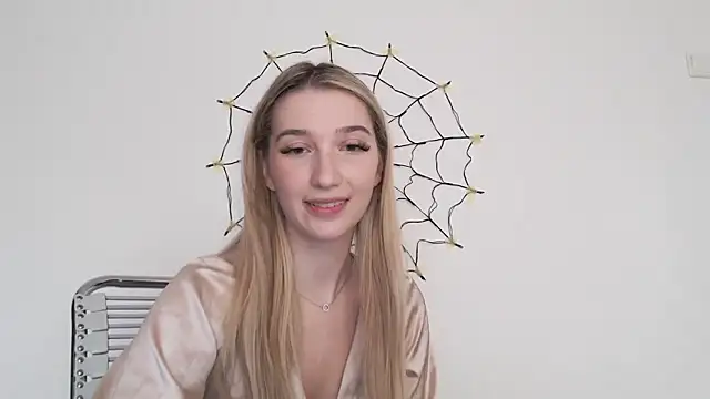 Lucyreeel  online show from 23, 10, 2025