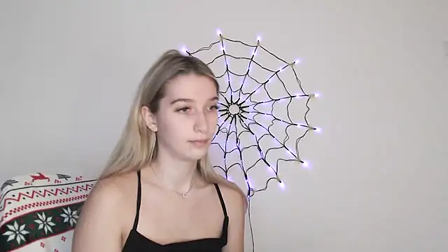 Lucyreeel  online show from 28, 10, 2025