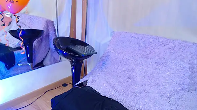 LizzyGrey  online show from 30, 10, 2025