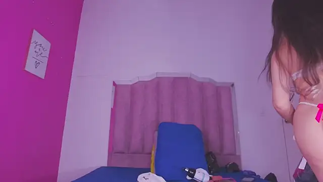 lilylovely  online show from 11, 11, 2025