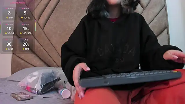 Mythical Girl online show from 15, 10, 2025