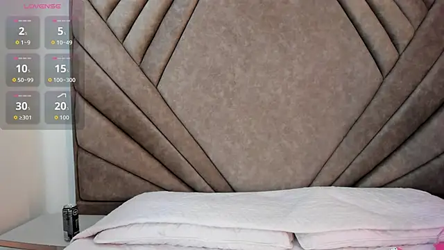 Mythical Girl online show from 20, 10, 2025