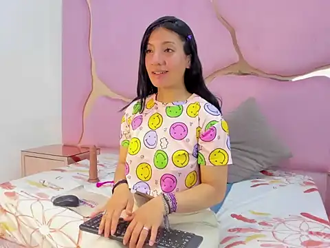 Snapshot of Zoe_king19 chatting on 7, 10, 2025 Zoe king19 online show from 7, 10, 2025