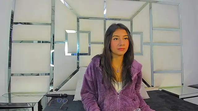 Mia clark18 online show from 10, 10, 2025