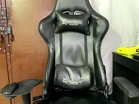 BigTitsGirl04 online show from 12, 2, 2026