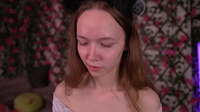 Petite Polly online show from 3, 12, 2025