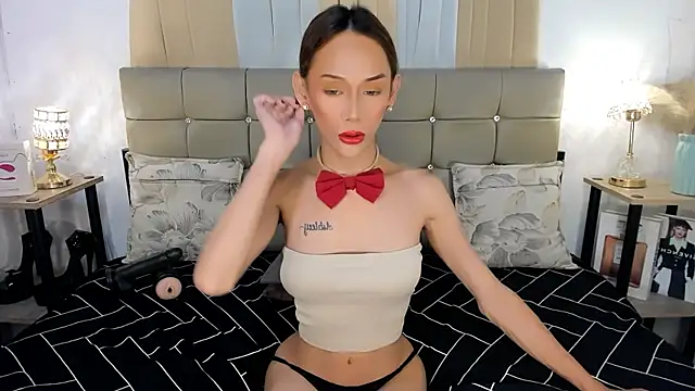 Snapshot of catiana_moore chatting on 11, 5, 2026 catiana moore online show from 11, 5, 2026