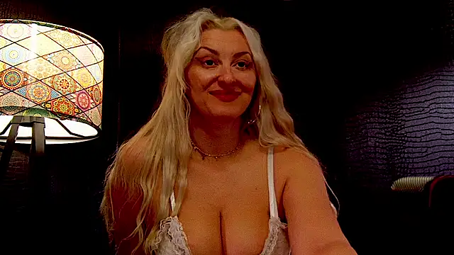 LeticiaReys online show from 7, 2, 2026