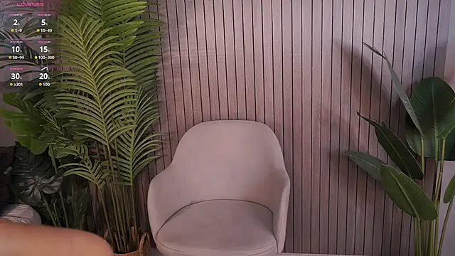 lorapalmerry online show from 15, 10, 2025