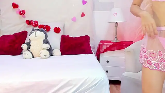 Sara Collinss  online show from 14, 2, 2026