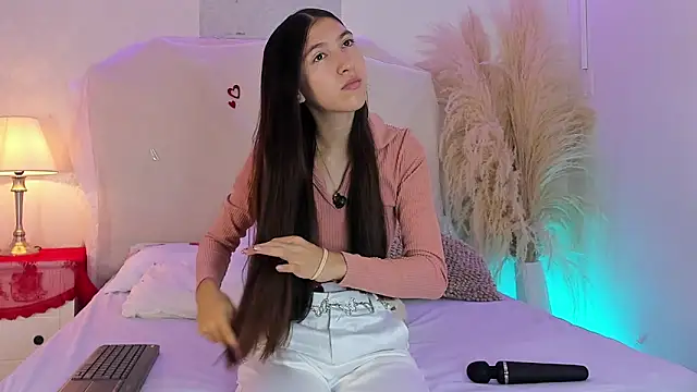 Sara Collinss  online show from 27, 2, 2026