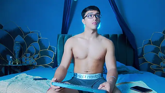 Stefano Calle online show from 8, 11, 2025