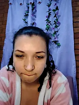 Snapshot of Miacollins12 chatting on 14, 10, 2025 Miacollins12 online show from 14, 10, 2025