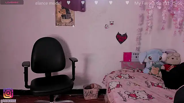 Emilycollei online show from 14, 11, 2025