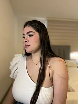 Isabella LaRue online show from 12, 5, 2026