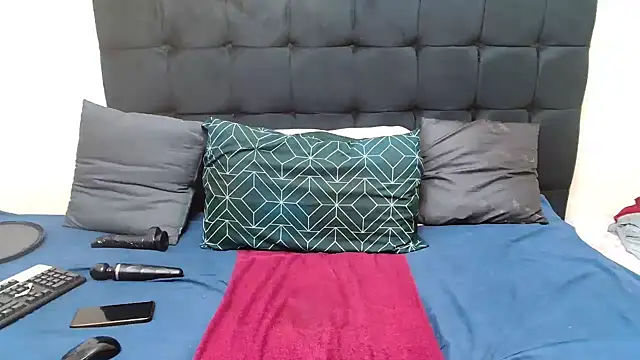 CaramelBootty online show from 18, 2, 2026