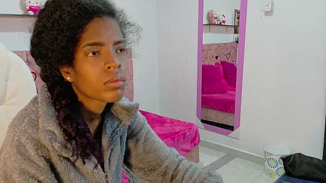 thianahorny online show from 8, 4, 2026