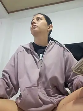 Snapshot of IAM_SARAH chatting on 29, 10, 2025 IAM SARAH online show from 29, 10, 2025