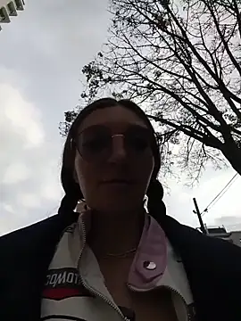 Lucy colee online show from 17, 2, 2026