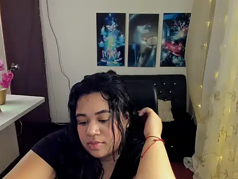 oliviia cute online show from 7, 11, 2025