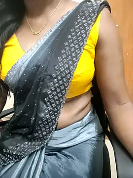 Snapshot of Tamilmallu-duskygirl03 chatting on 2, 5, 2026 Tamilmallu-duskygirl03 online show from 2, 5, 2026