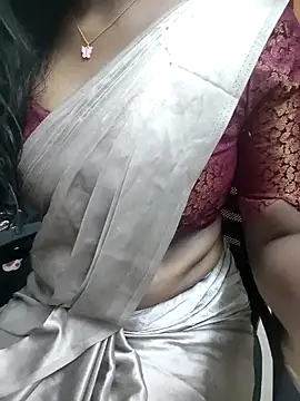 Snapshot of Tamilmallu-duskygirl03 chatting on 28, 5, 2026 Tamilmallu-duskygirl03 online show from 28, 5, 2026