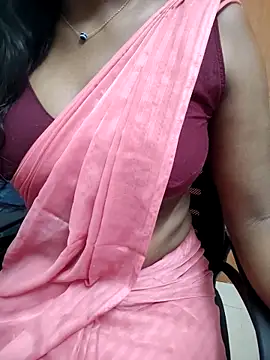 Snapshot of Tamilmallu-duskygirl03 chatting on 2, 6, 2026 Tamilmallu-duskygirl03 online show from 2, 6, 2026