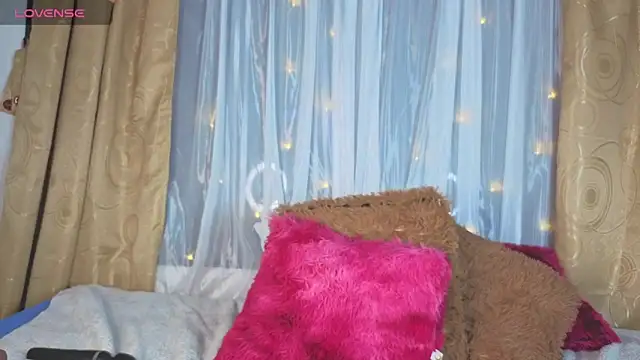 Victoria Jonhss online show from 16, 11, 2025